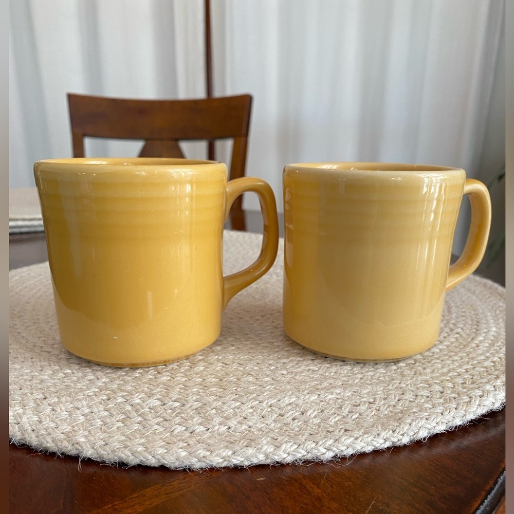 Vintage Anfora Yellow Coffee Mugs Restaurant Ware Stoneware Set of 2 10-oz.